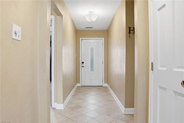 749 Willow Bend DR, Chesapeake, VA 23323