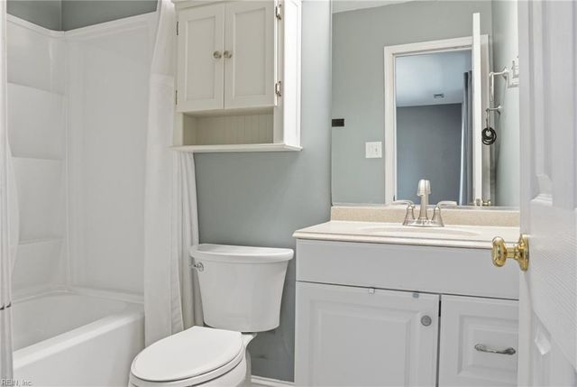 749 Willow Bend DR, Chesapeake, VA 23323