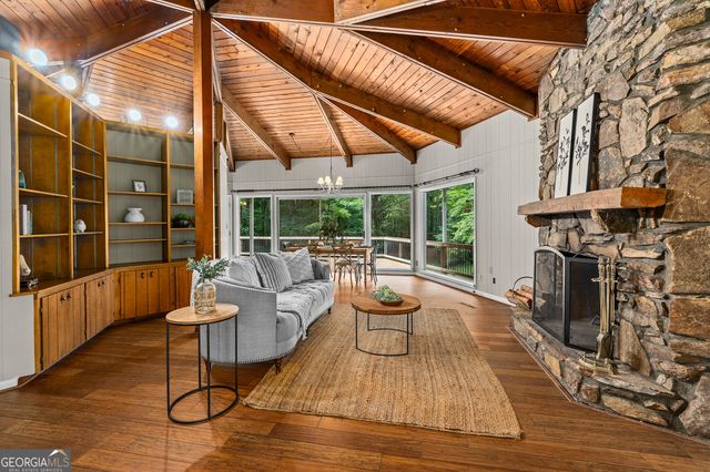644 Mark Trail, Woodstock, GA 30188
