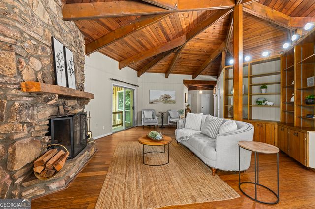 644 Mark Trail, Woodstock, GA 30188