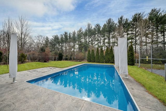 41W219 Forest Lane, Elburn, IL 60119