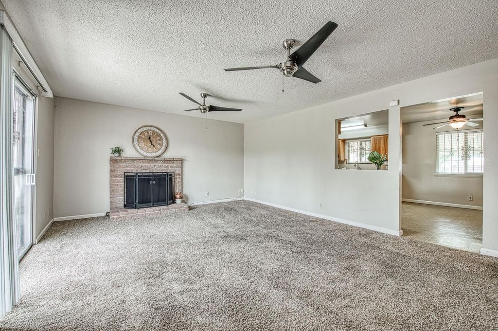 Image 9 of property listing at 638 W Sussex Way, Fresno, CA 93705