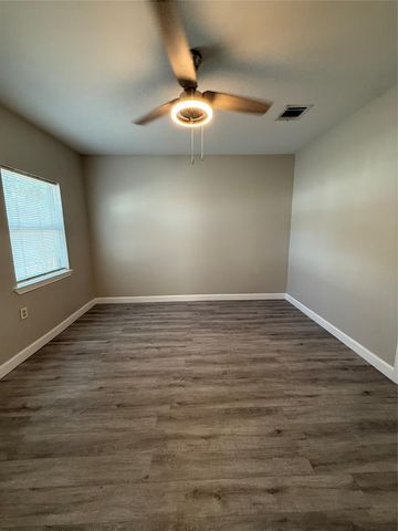 1129 Beech Street, Baytown, TX 77520