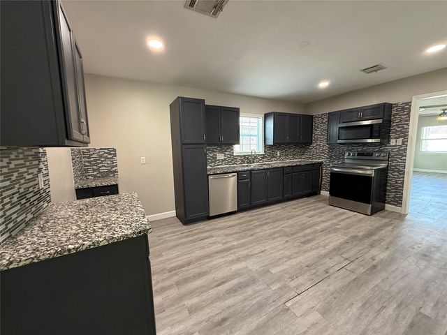 1129 Beech Street, Baytown, TX 77520