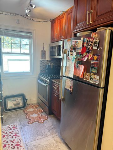 22411 Kingsbury Avenue A, Oakland Gardens, NY 11364