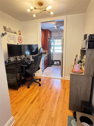 22411 Kingsbury Avenue A, Oakland Gardens, NY 11364