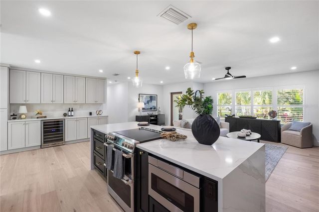 3705 TANGIER TERRACE, Sarasota, FL 34239