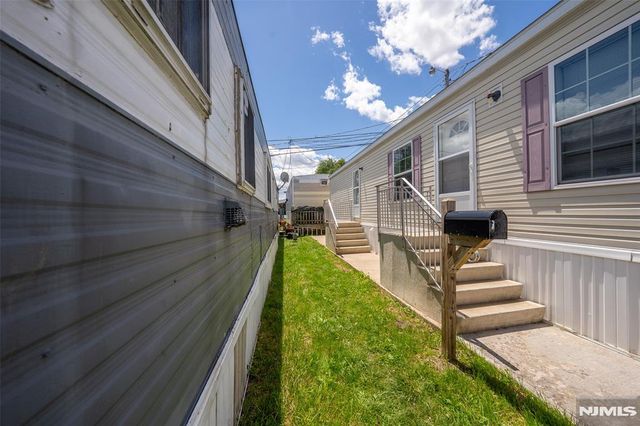 47 Helen, Moonachie, NJ 07074