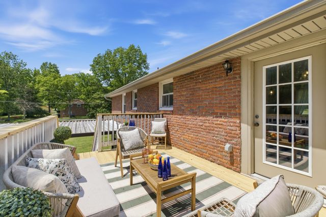 124 Chippendale Dr, Hendersonville, TN 37075
