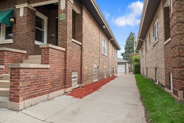 2317 East Avenue, Berwyn, IL 60402