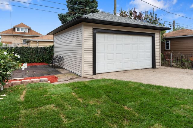 2317 East Avenue, Berwyn, IL 60402