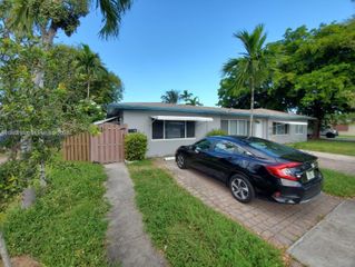 729 NE 6th St 2, Hallandale Beach, FL 33009