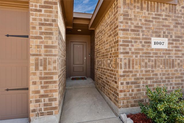 1007 Stockyard Street, Royse City, TX 75189