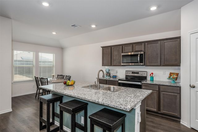 1007 Stockyard Street, Royse City, TX 75189