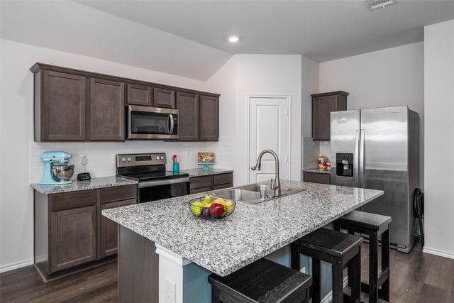 1007 Stockyard Street, Royse City, TX 75189