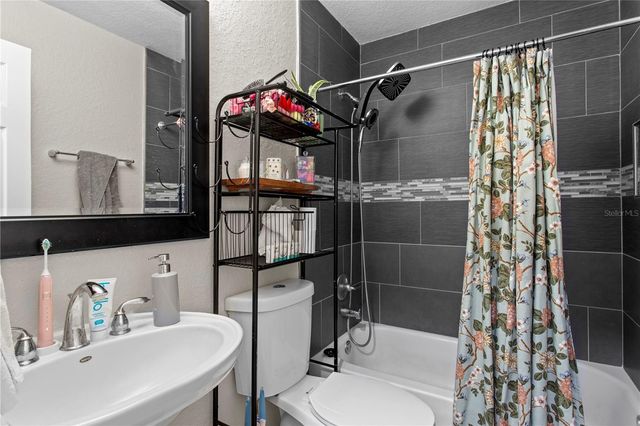 4215 W BAY VISTA AVENUE, Tampa, FL 33611