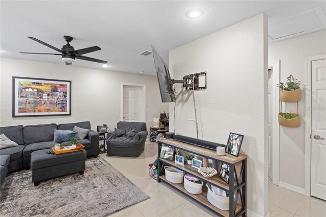 4215 W BAY VISTA AVENUE, Tampa, FL 33611