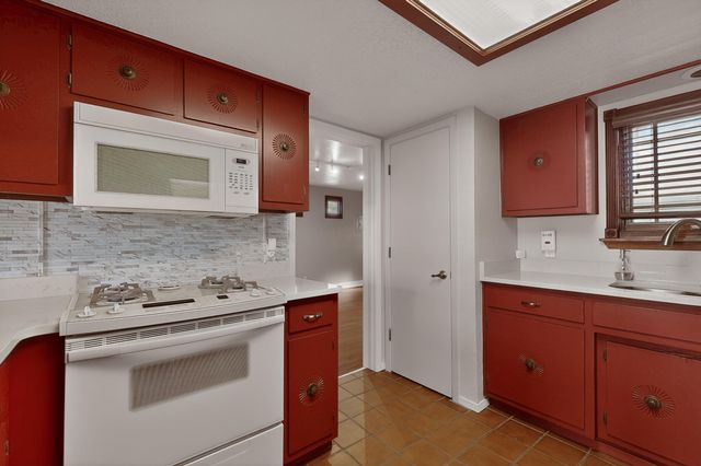 916 Calle Carmilita, Santa Fe, NM 87505