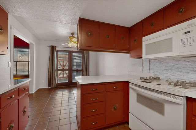 916 Calle Carmilita, Santa Fe, NM 87505