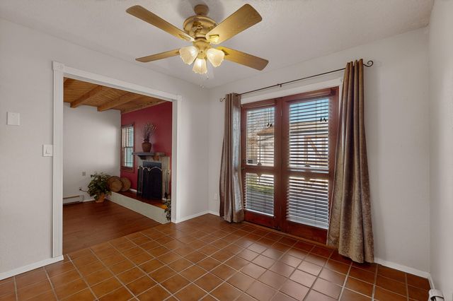 916 Calle Carmilita, Santa Fe, NM 87505