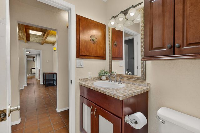 916 Calle Carmilita, Santa Fe, NM 87505