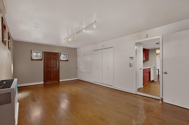 916 Calle Carmilita, Santa Fe, NM 87505