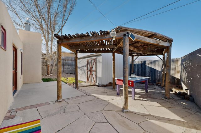 916 Calle Carmilita, Santa Fe, NM 87505