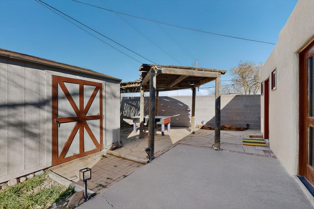 916 Calle Carmilita, Santa Fe, NM 87505