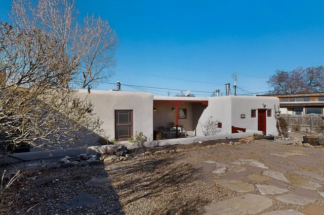 916 Calle Carmilita, Santa Fe, NM 87505