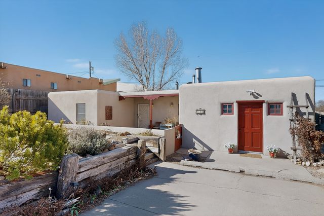 916 Calle Carmilita, Santa Fe, NM 87505