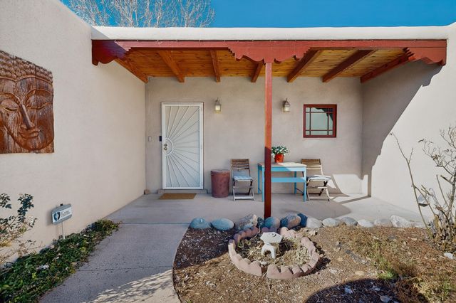 916 Calle Carmilita, Santa Fe, NM 87505