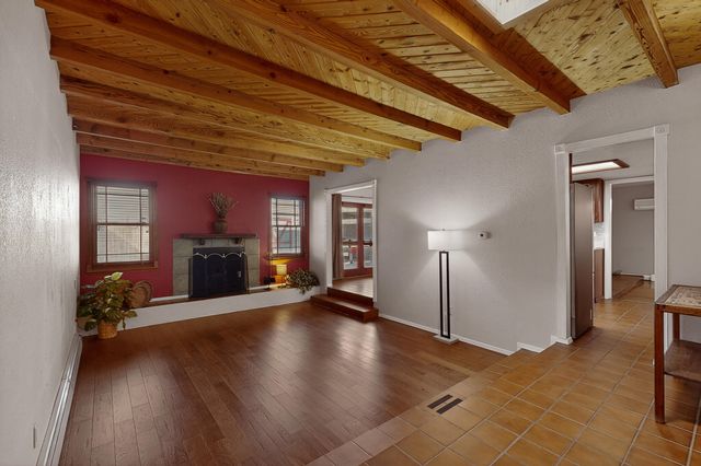 916 Calle Carmilita, Santa Fe, NM 87505