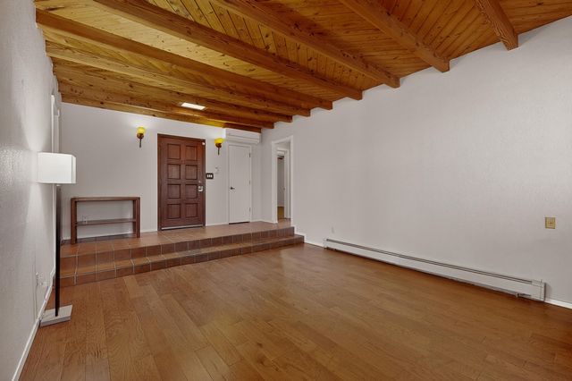 916 Calle Carmilita, Santa Fe, NM 87505