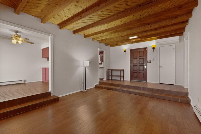 916 Calle Carmilita, Santa Fe, NM 87505