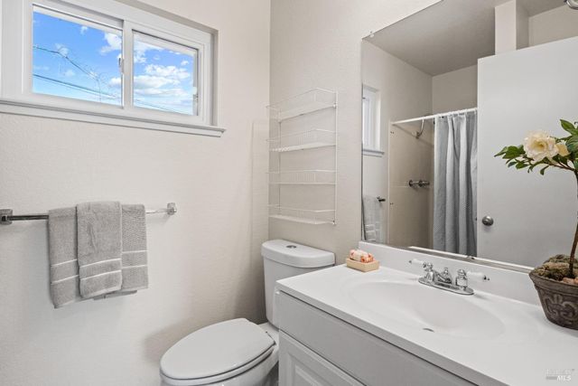 201 Main Cir, Ukiah, CA 95482