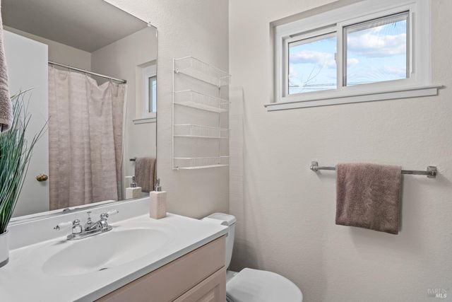 201 Main Cir, Ukiah, CA 95482