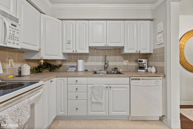 23610 Marlborough Drive, Clinton Twp, MI 48036