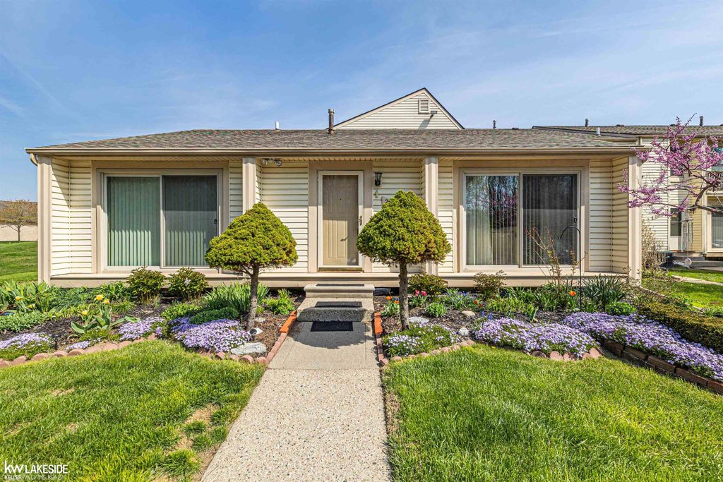 23610 Marlborough Drive, Clinton Twp, MI 48036