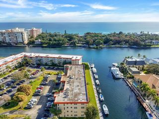 3050 NE 48th Ct 401, Lighthouse Point, FL 33064
