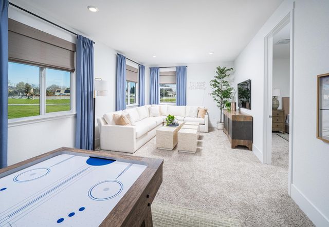 3032 Torrey Pines Dr, Roseville, CA 95678