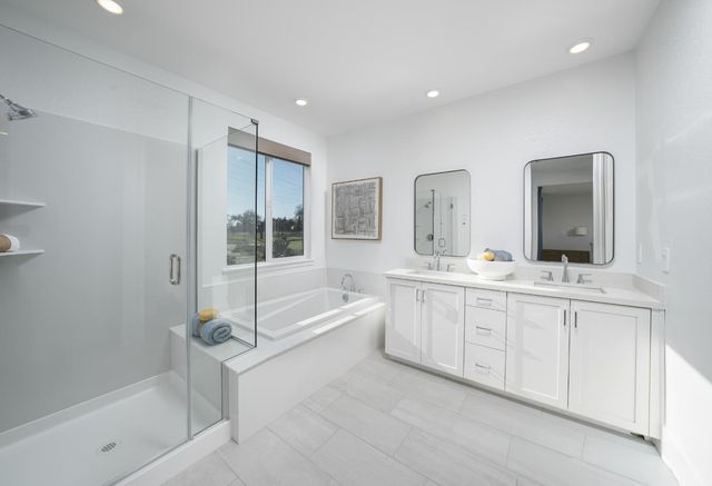 3032 Torrey Pines Dr, Roseville, CA 95678