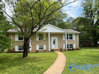 400 Forrest Park Court, Huntsville, AL 35806