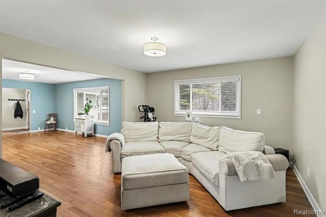 1575 Kellogg Road, Brighton, MI 48114