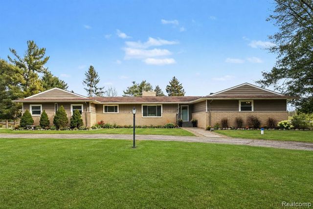 1575 Kellogg Road, Brighton, MI 48114