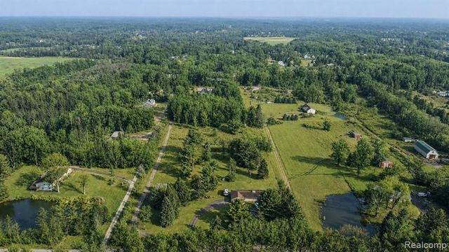 1575 Kellogg Road, Brighton, MI 48114