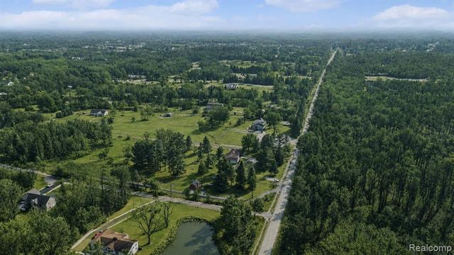 1575 Kellogg Road, Brighton, MI 48114