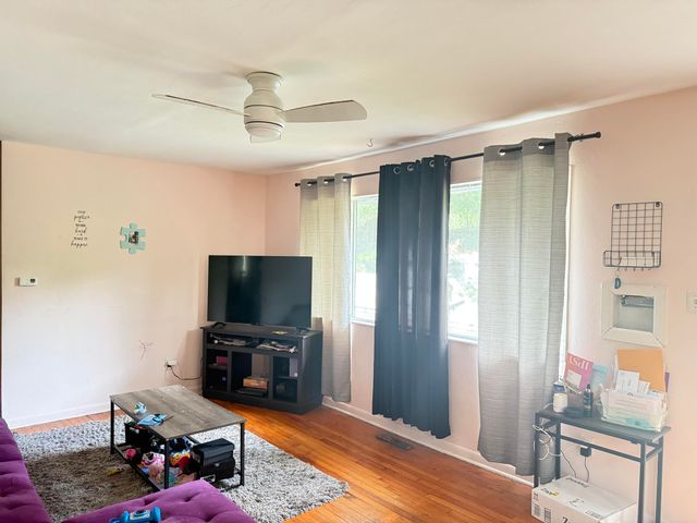 2952 W 10th Avenue, Gary, IN 46404
