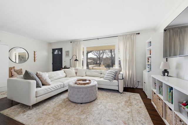 228 41st Street, Downers Grove, IL 60515