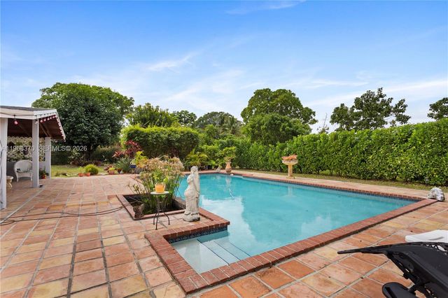 25900 SW 182nd Avenue, Homestead, FL 33031