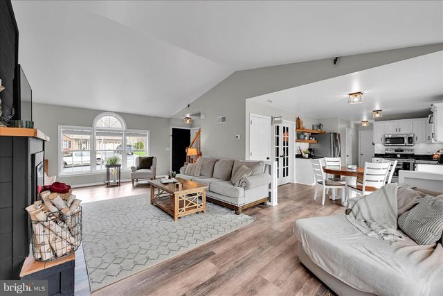 7 N BUTTERFLY DR, Myerstown, PA 17067